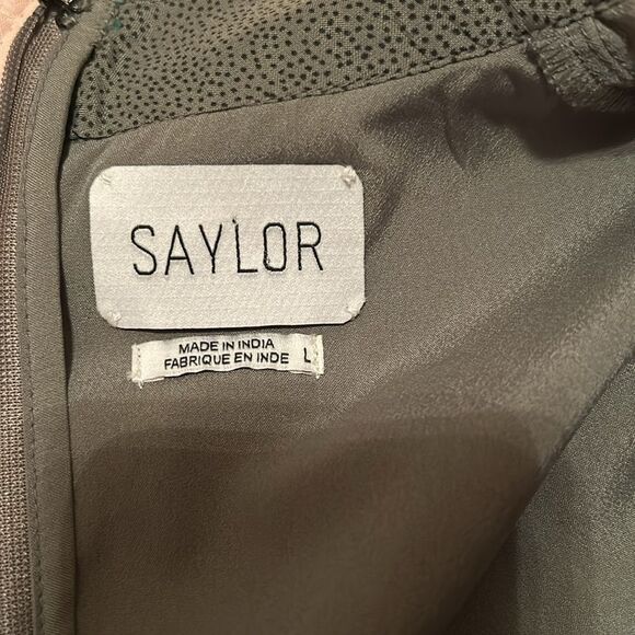 EUC Saylor Velvet Floral Blouse (size Large) - Picture 8 of 9